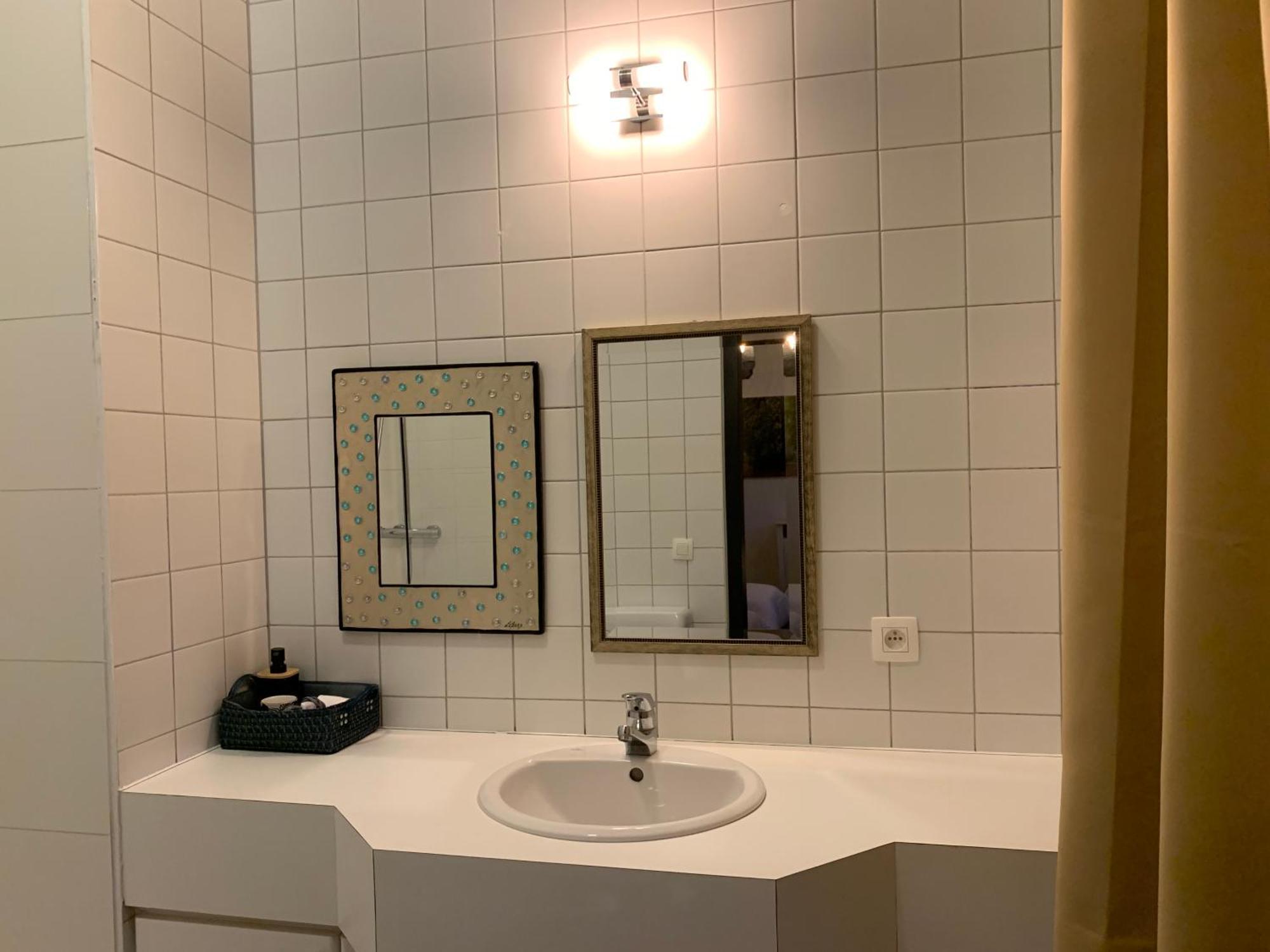 De Lotuspoort Met Mihr'S B&B In De Abdij Van Bornem Esterno foto